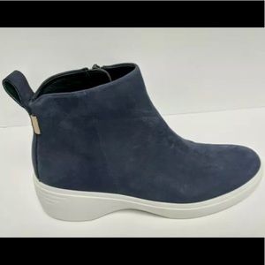 NIB Ecco Soft 7 wedge ankle booties for women in navy.